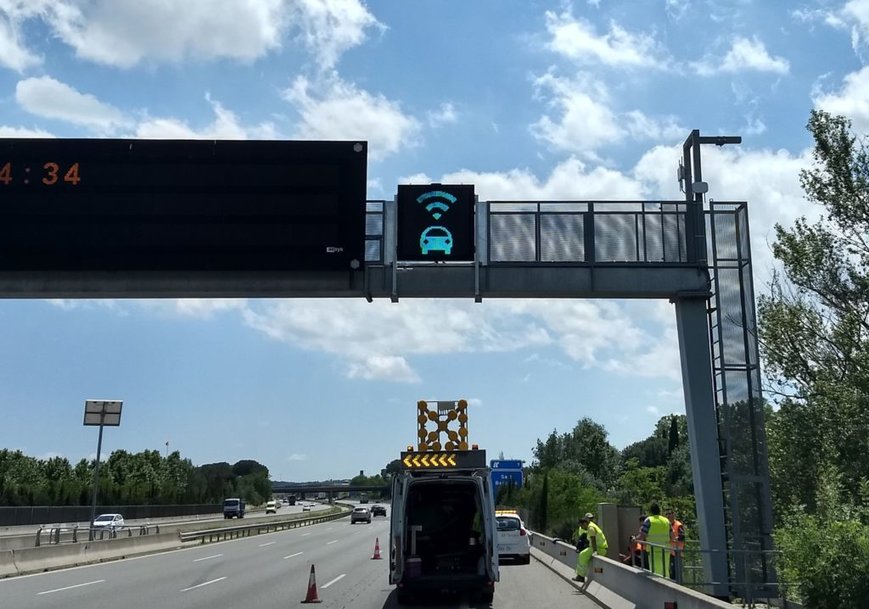 Connected Roads: LACROIX City Announces New Roadside Unit Products Featuring C-V2X Chipset Solution From Qualcomm